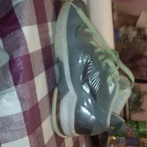 Jordans melo size 6.5